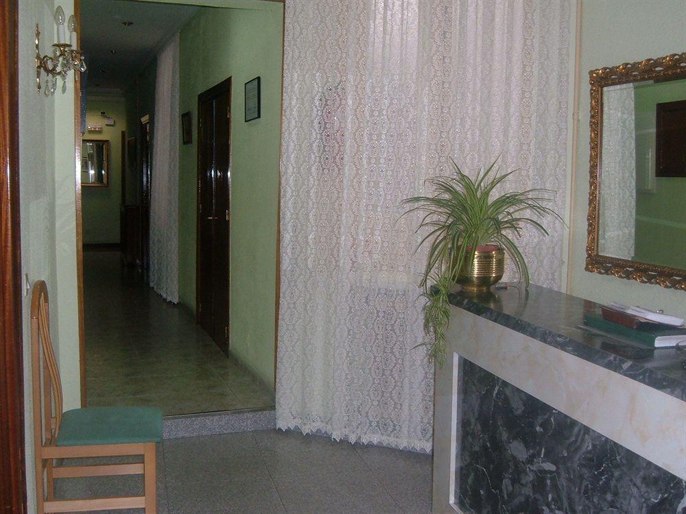 Hostal Olga Мадрид Экстерьер фото