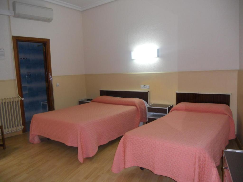 Hostal Olga Мадрид Номер фото