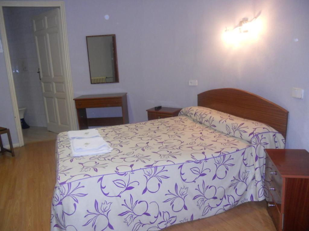 Hostal Olga Мадрид Номер фото
