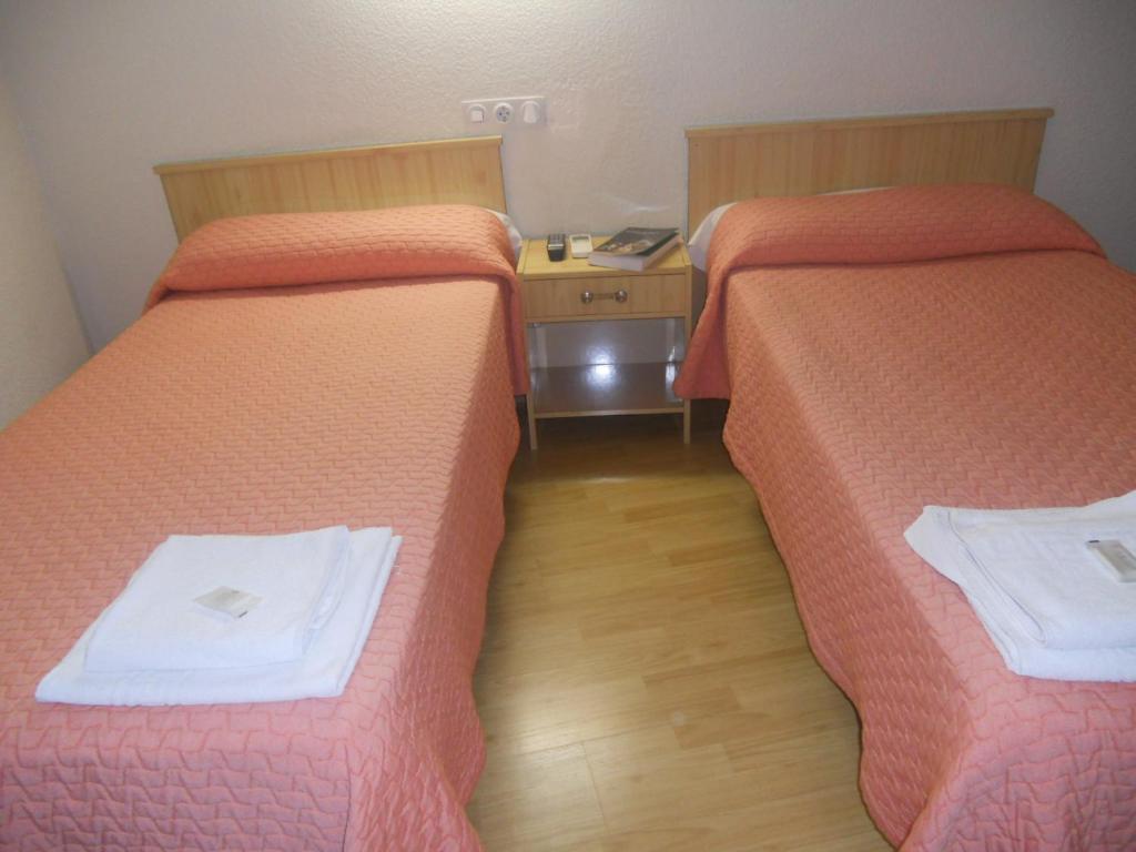 Hostal Olga Мадрид Номер фото